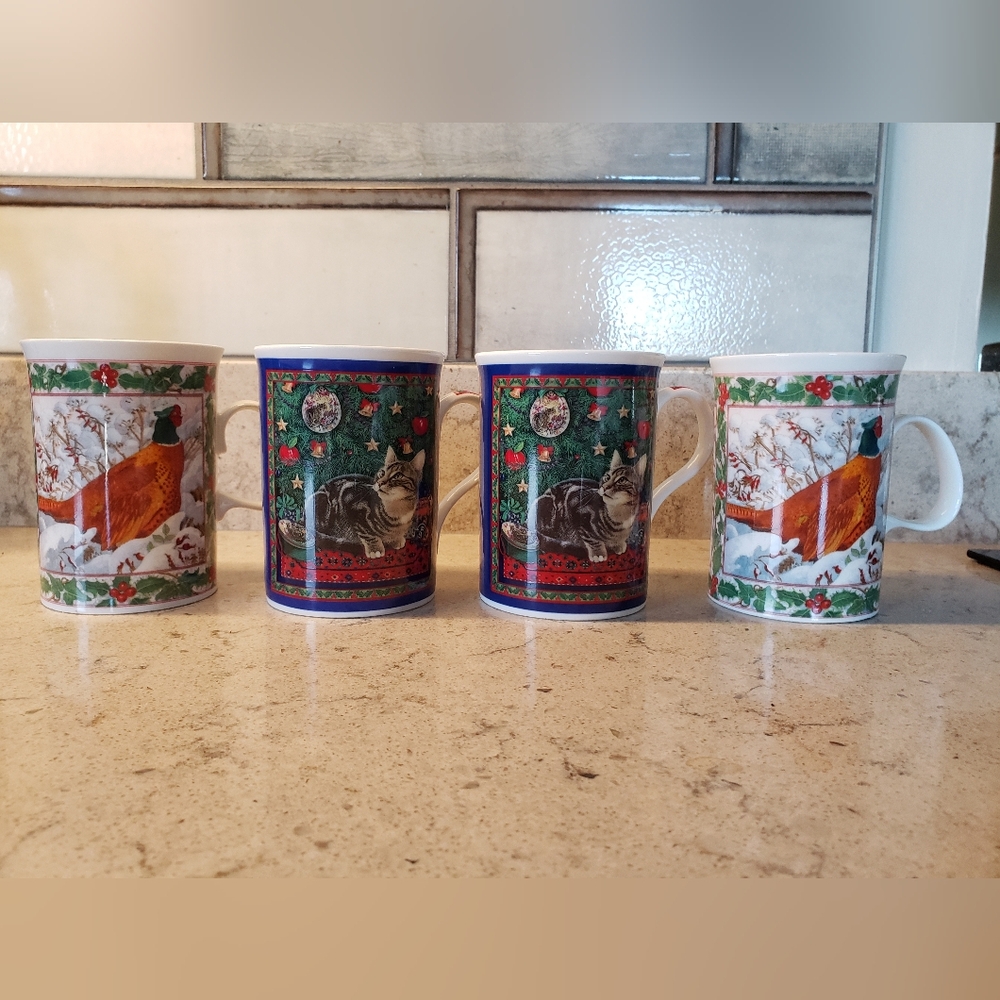 Set Of 4 Bone China Christmas Cat And Bird Mugs.
